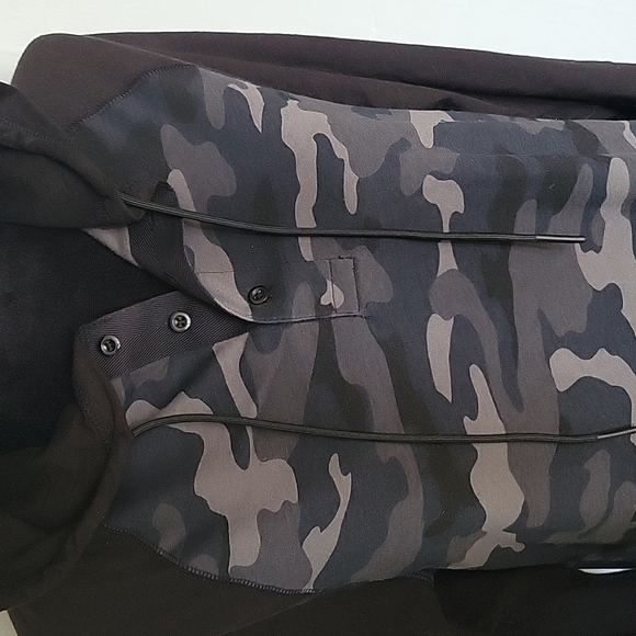 Express women lightweight camo hoodie size medium - Picture 4 of 8